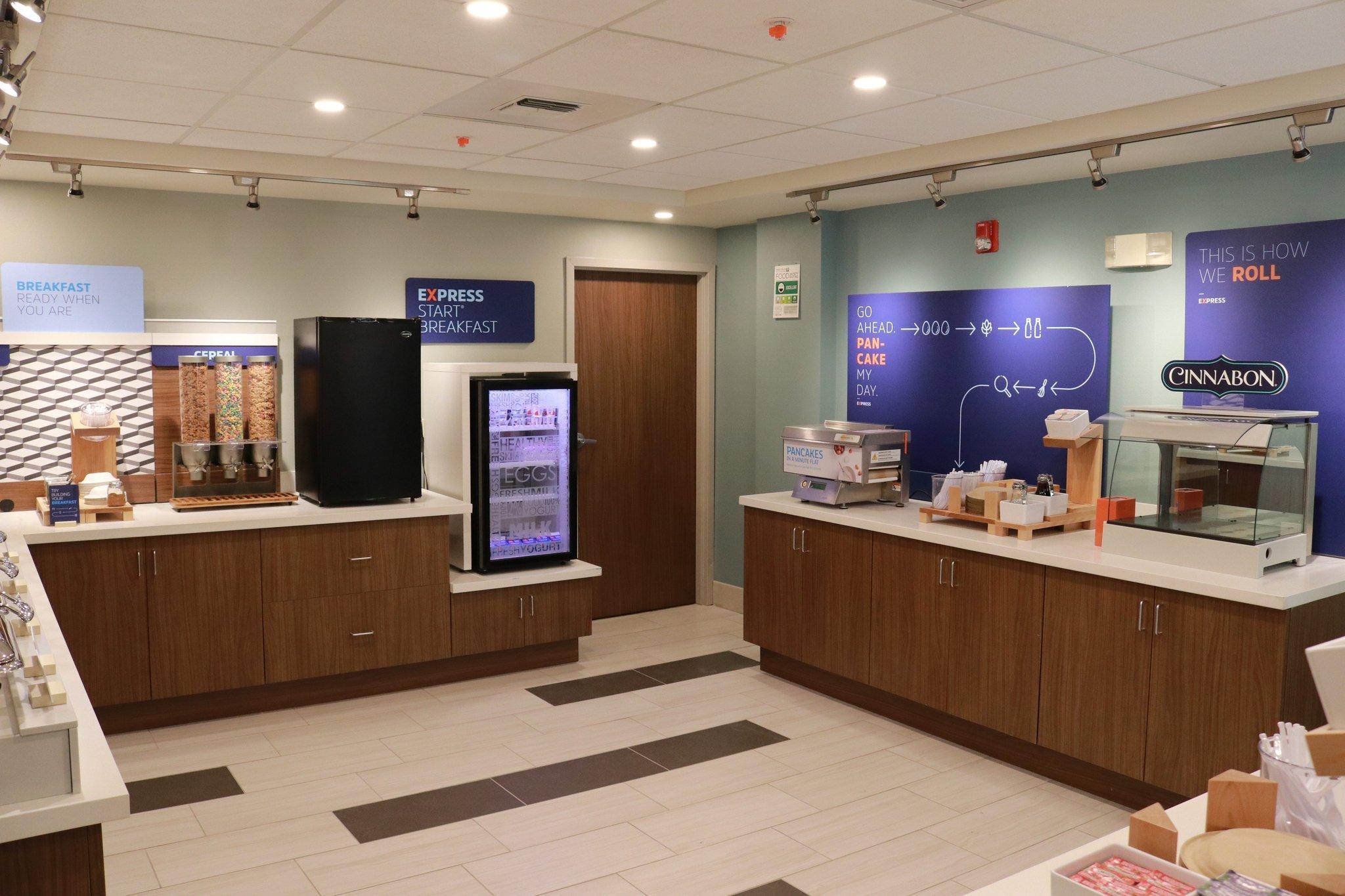 Holiday Inn Express Seattle - Sea-Tac Airport By Ihg Ситак Экстерьер фото